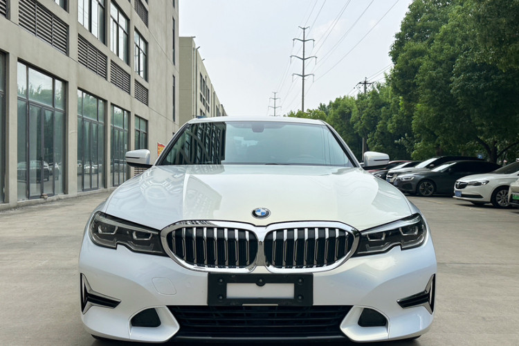 BMW 3 Series 2020 #6 BMW 3 Series 2020 car image #6