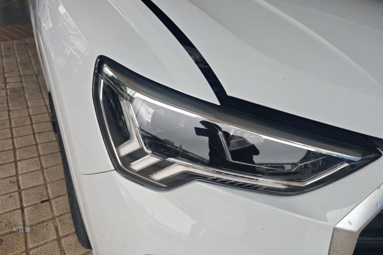 Audi Q3 2020 car image #8