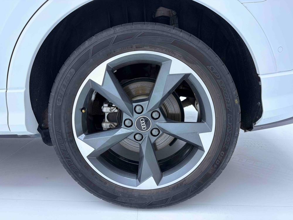 Audi Q3 2022 car image #7