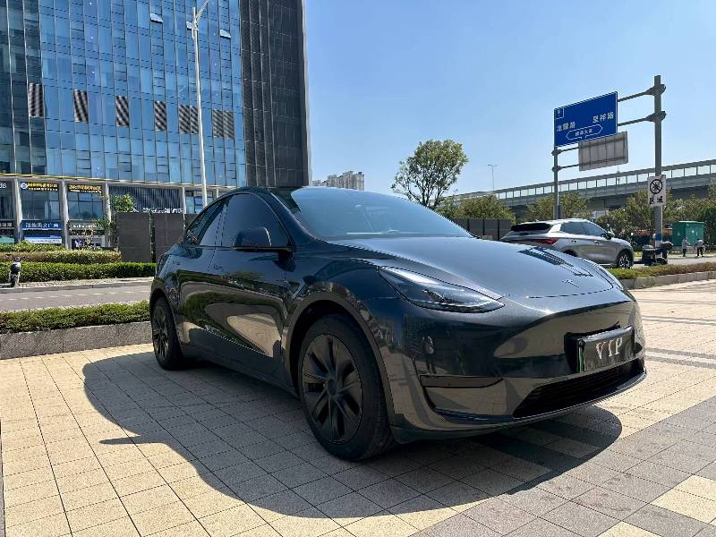 Tesla Model Y 2024 #2 Tesla Model Y 2024 immagine di auto #2