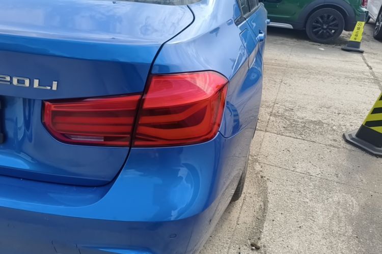 BMW 3 Series 2017 car image #8