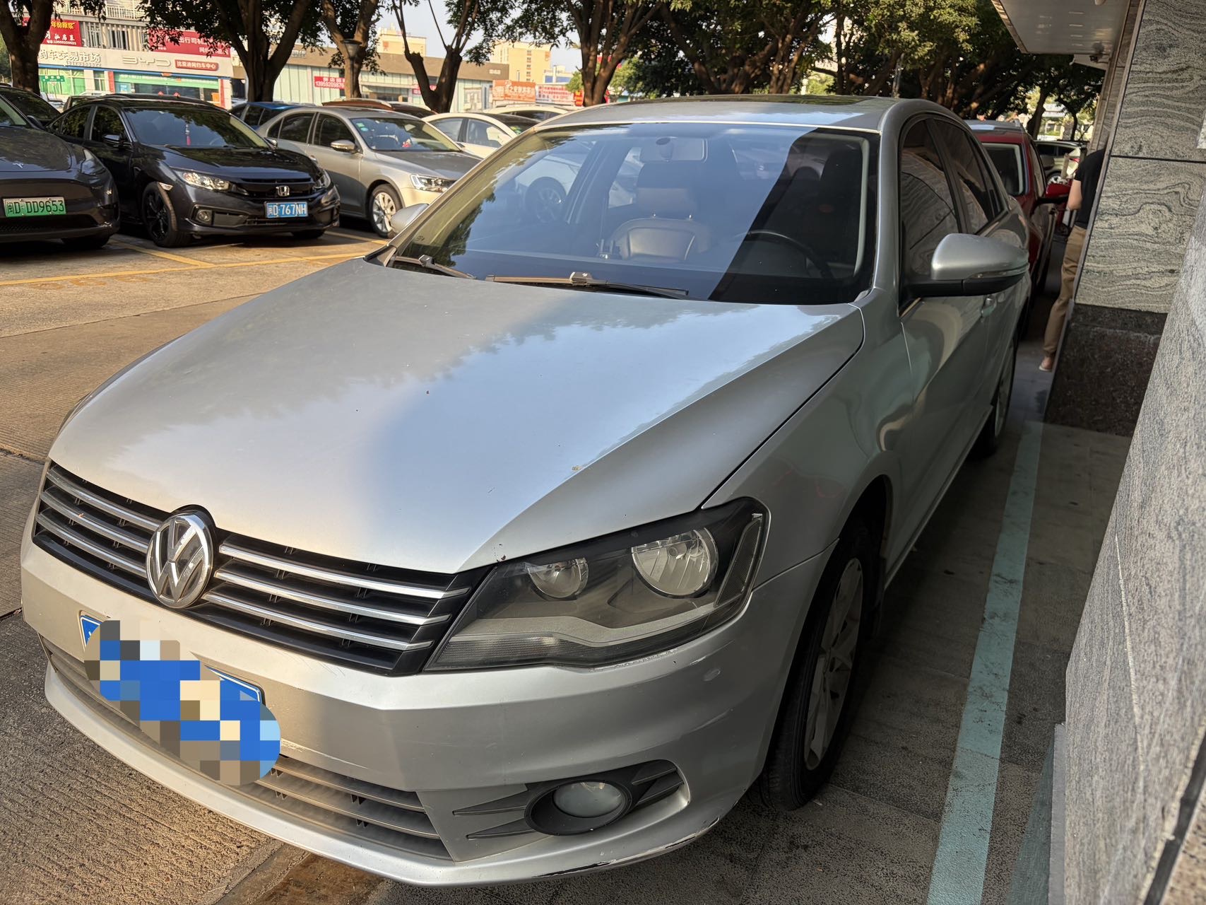 Volkswagen Bora 2013 car image 