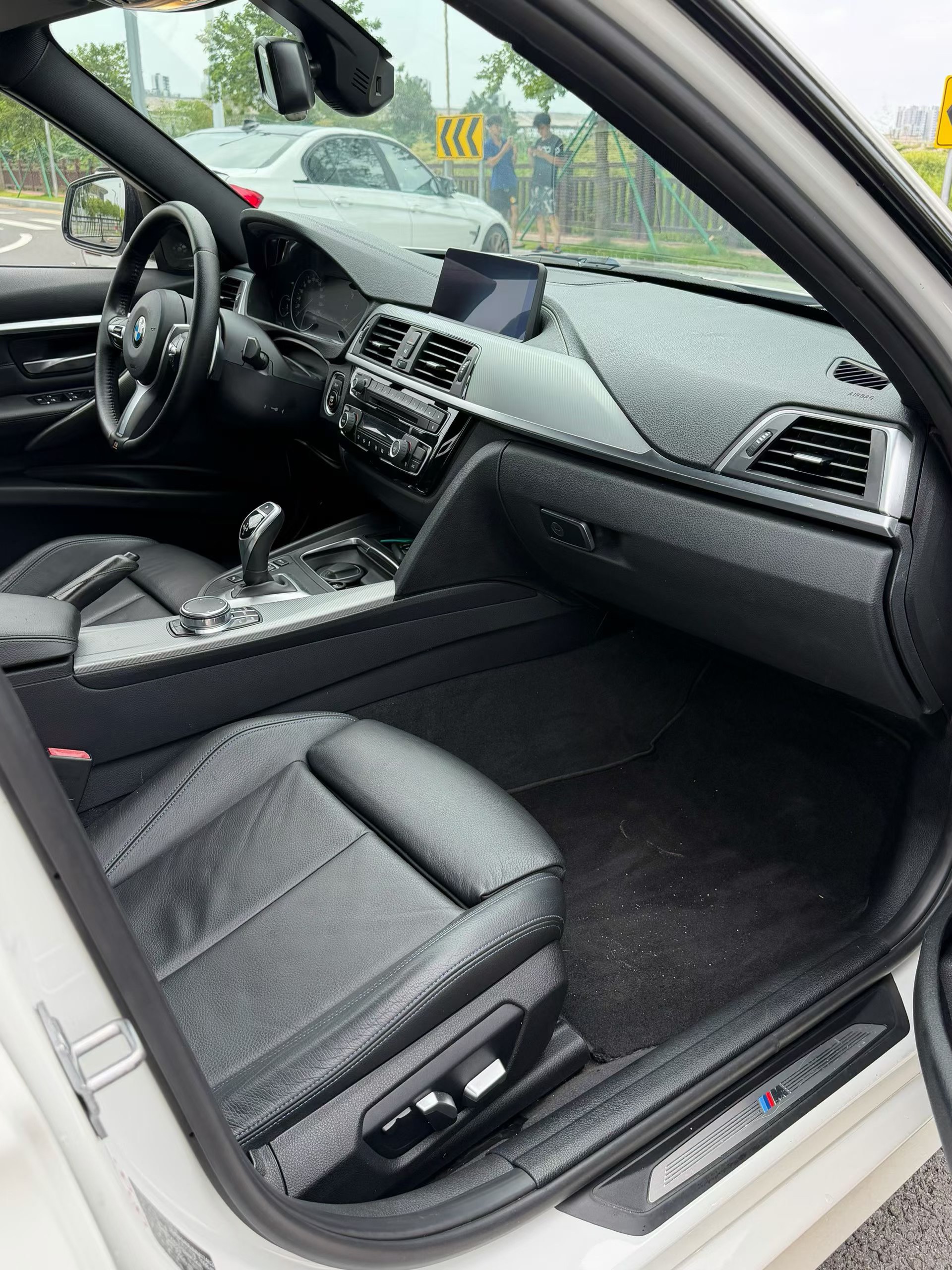BMW 3 Series 2018 #8 BMW 3 Series 2018 صورة سيارة #8