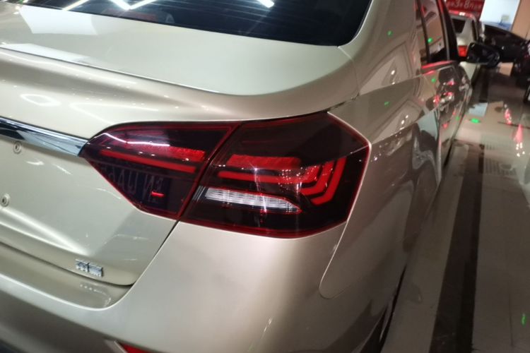 GEELY Emgrand 2021 image de voiture #8
