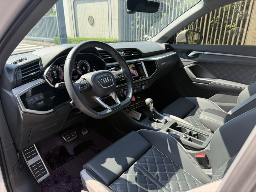 Audi Q3 2025 #9 Audi Q3 2025 car image #9