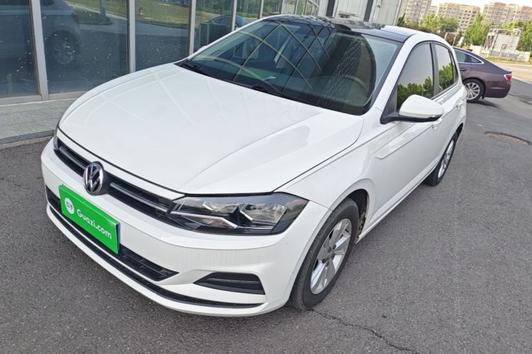 Volkswagen Polo 2021 car image #2