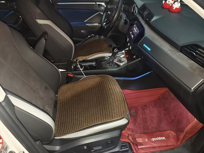 Audi Q3 2023 car image #4