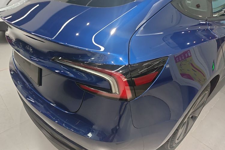Tesla Model 3 2023 car image #8