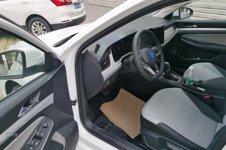 Volkswagen Bora 2025 car image #18