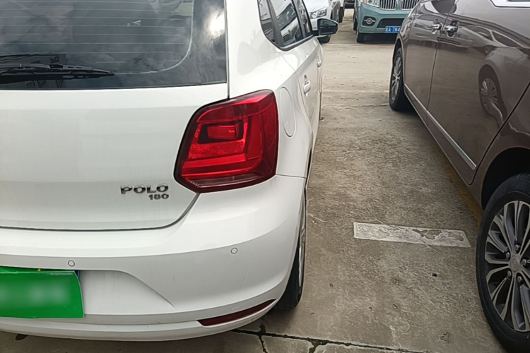 Volkswagen Polo 2017 car image #8