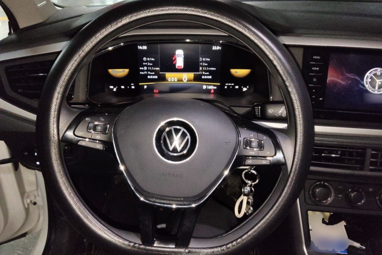 Volkswagen Polo 2023 car image #11