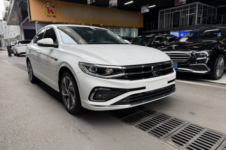 Volkswagen Bora 2023 car image #3