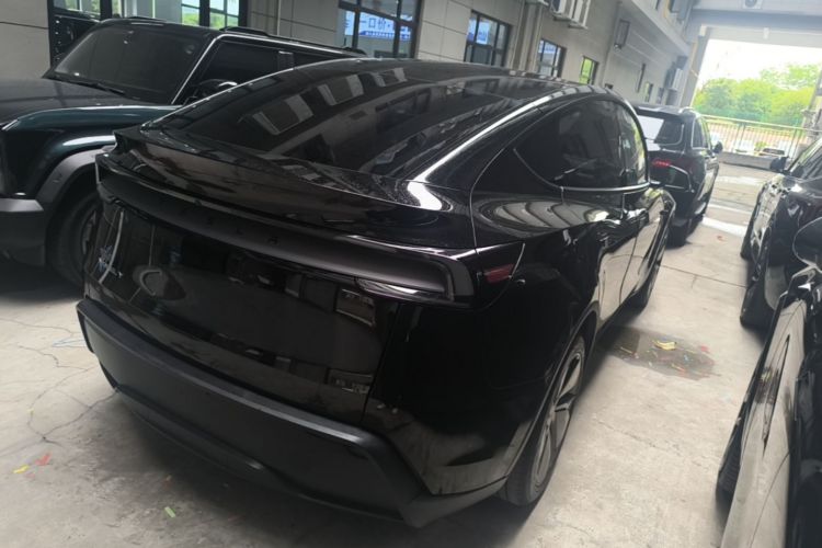 Tesla Model Y 2025 #7 Tesla Model Y 2025 immagine di auto #7