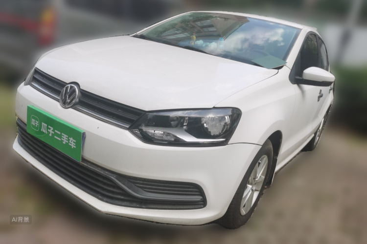 Volkswagen Polo 2015 car image #2