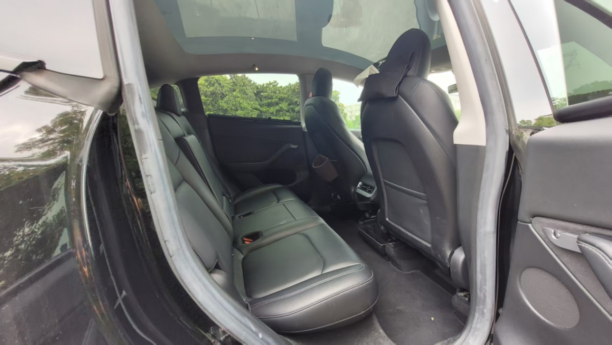 Tesla Model Y 2022 #4 Tesla Model Y 2022 car image #4