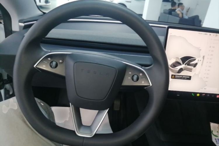 Tesla Model 3 2024 car image #11