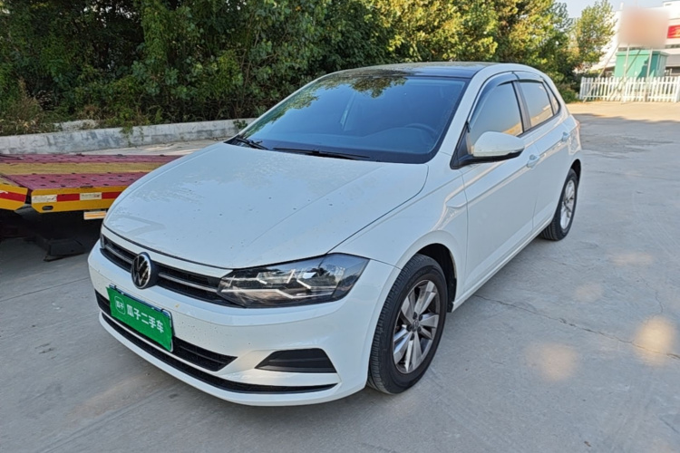 Volkswagen Polo 2024 car image #2