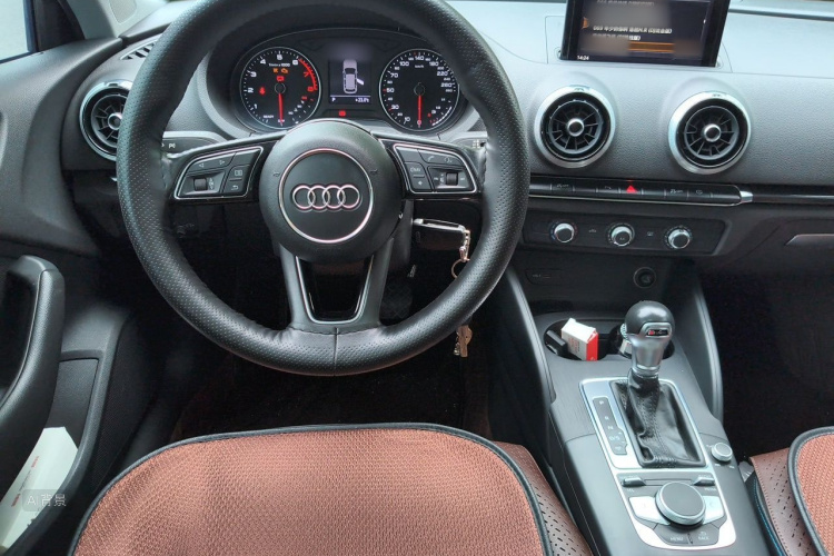 Audi A3 2017 immagine di auto #12
