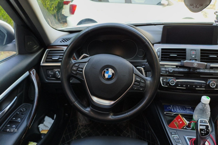 BMW 3 Series 2018 #12 BMW 3 Series 2018 car image #12