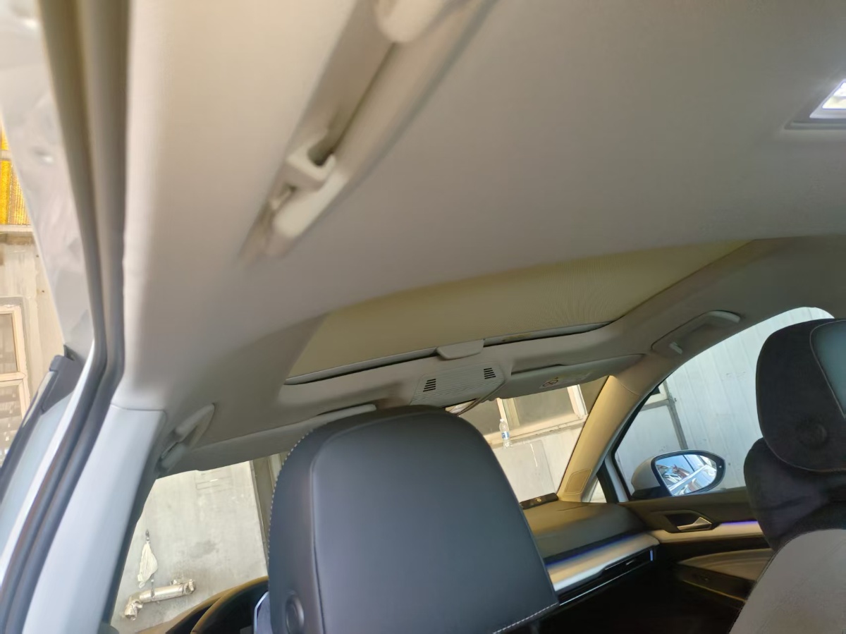 Volkswagen Golf 2025 car image #4