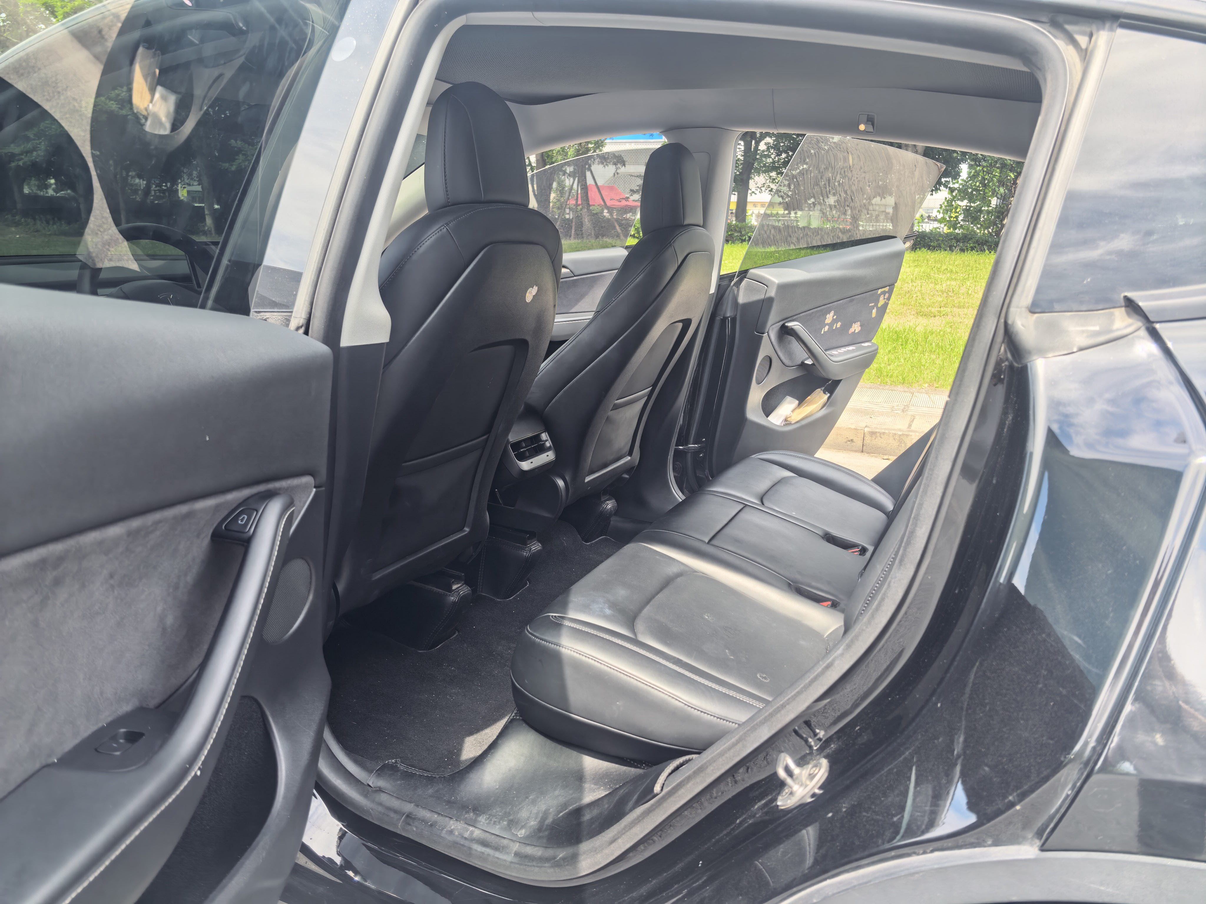 Tesla Model Y 2021 car image #5