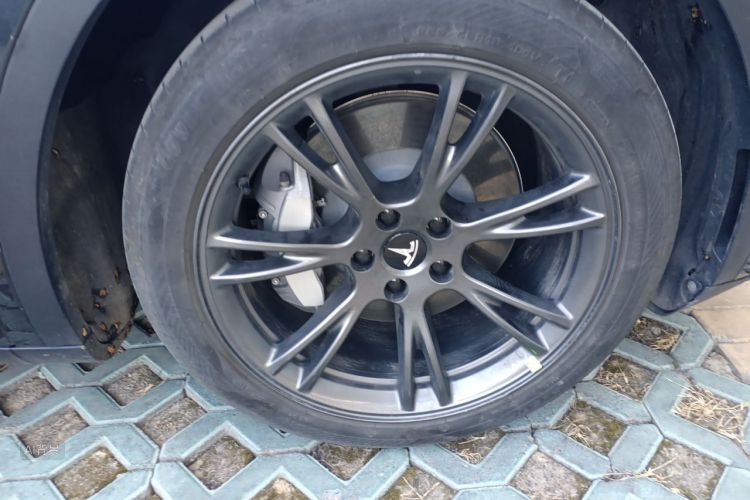 Tesla Model Y 2024 car image #9