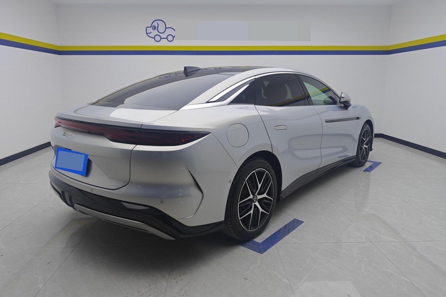 BYD HanL 2025 car image #2