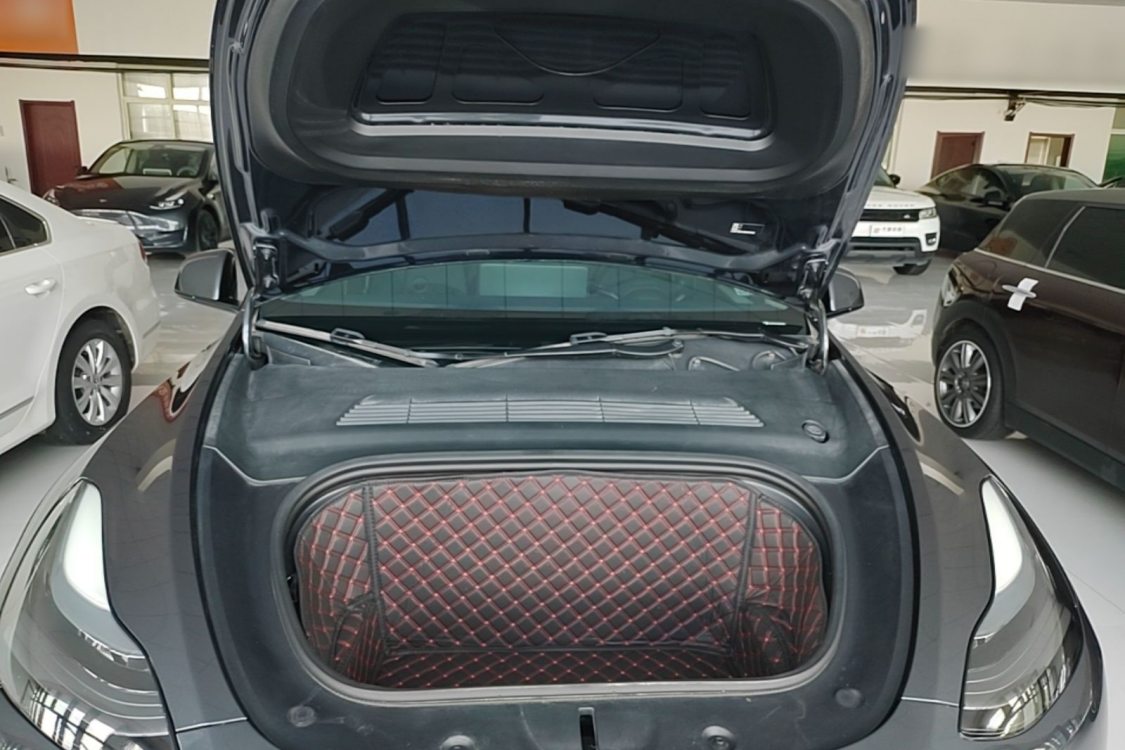 Tesla Model Y 2024 #11 Tesla Model Y 2024 car image #11