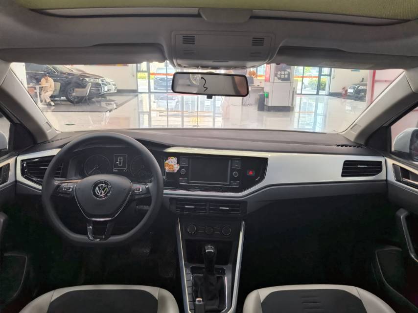 Volkswagen Polo 2020 car image #6