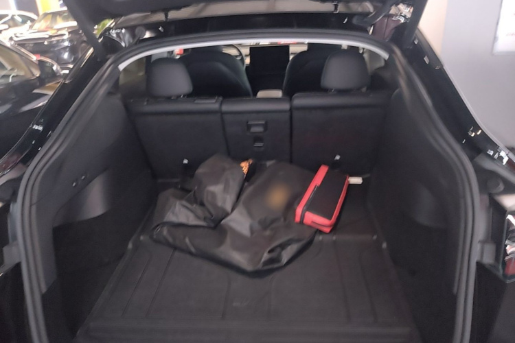Tesla Model Y 2022 #19 Tesla Model Y 2022 car image #19