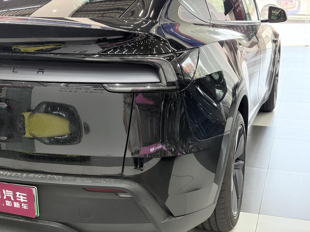 Tesla Model Y 2026 #13 Tesla Model Y 2026 car image #13