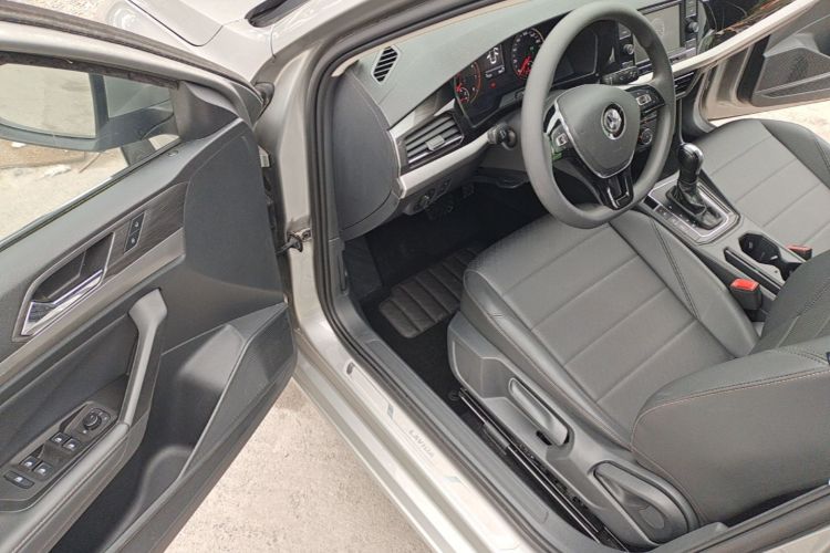 Volkswagen Lavida 2019 car image #16