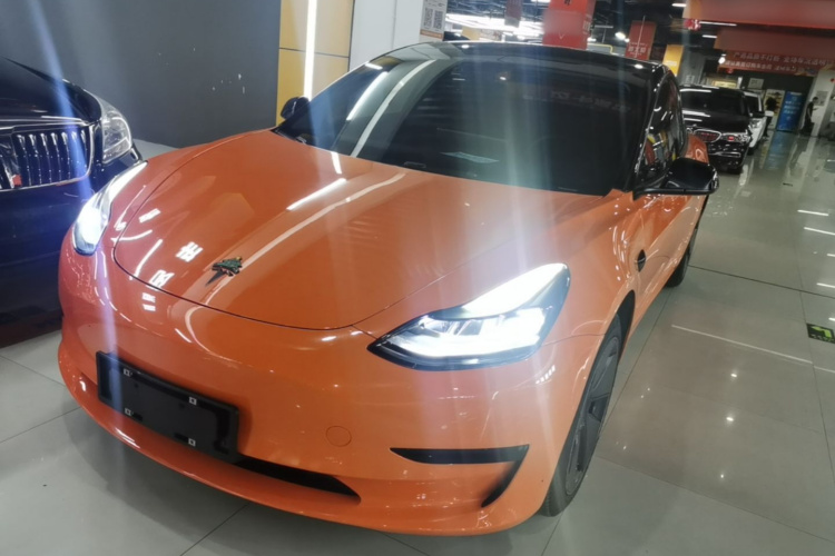 Tesla Model 3 2023 car image #2