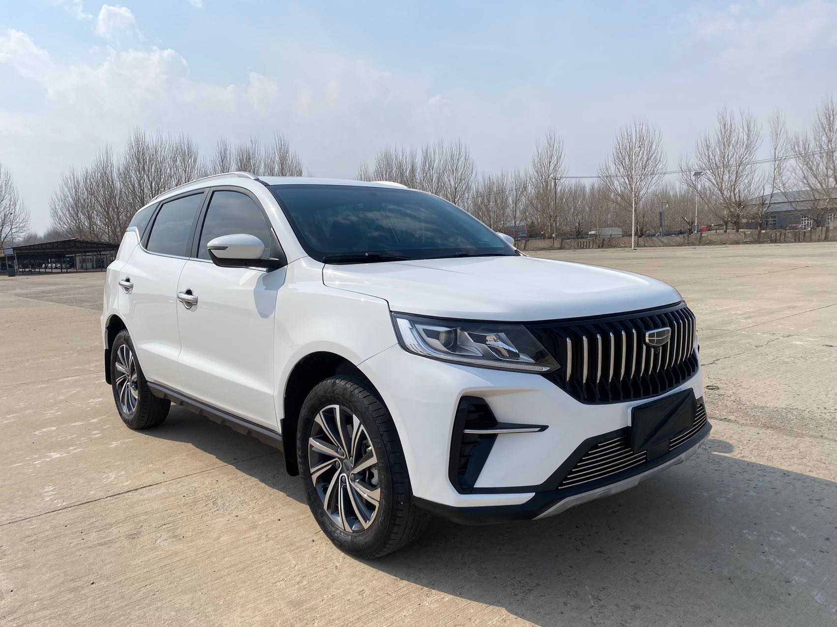 GEELY Vision X6 2022 car image #3