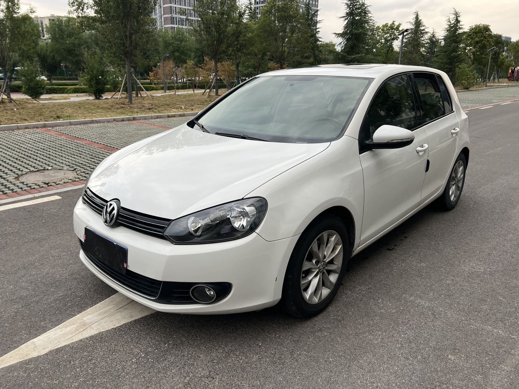 Volkswagen Golf 2014 car image 