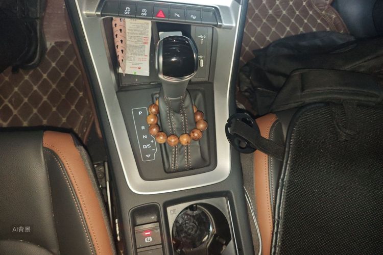 Audi Q3 2021 car image #16