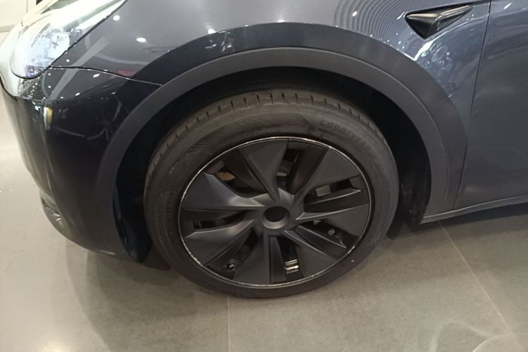 Tesla Model Y 2024 #9 Tesla Model Y 2024 car image #9
