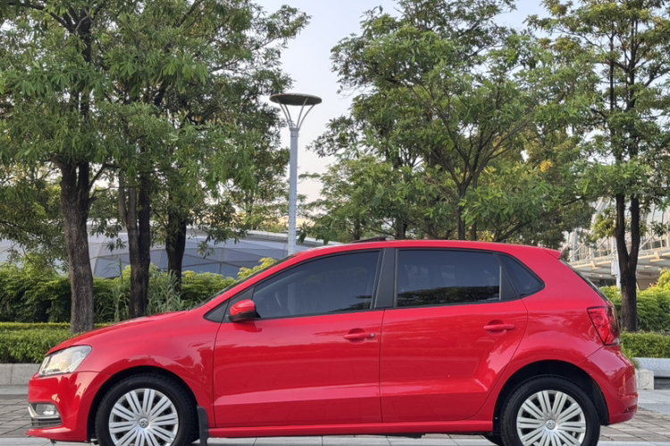 Volkswagen Polo 2018 car image #9