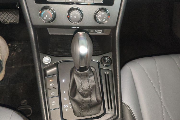 Volkswagen Lavida 2026 imagen de coche #14