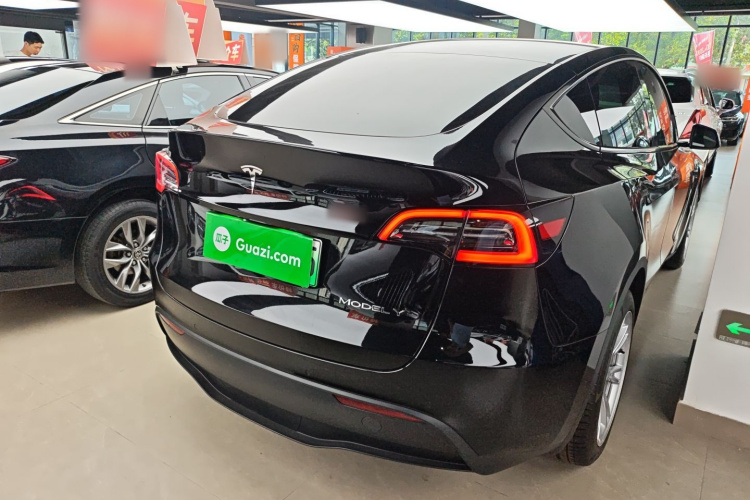Tesla Model Y 2022 #5 Tesla Model Y 2022 immagine di auto #5