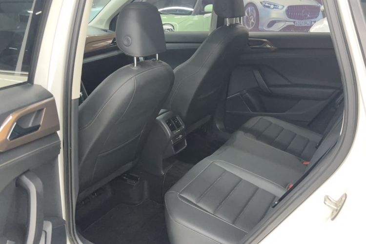 Volkswagen Tharu 2021 car image #14