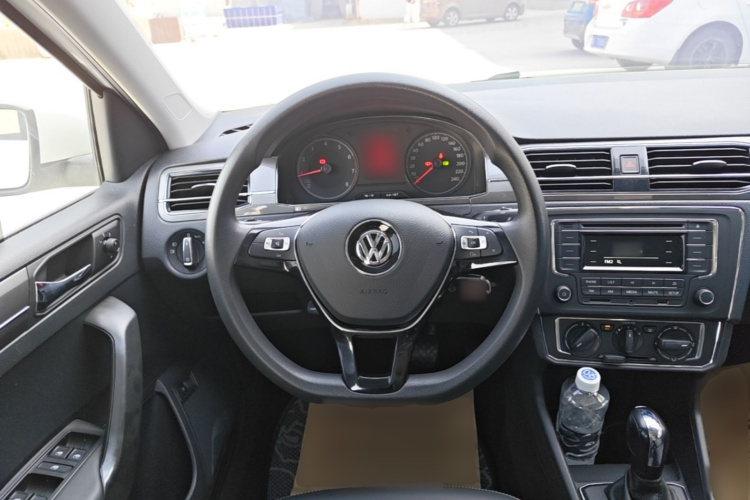Volkswagen Santana 2018 car image #11