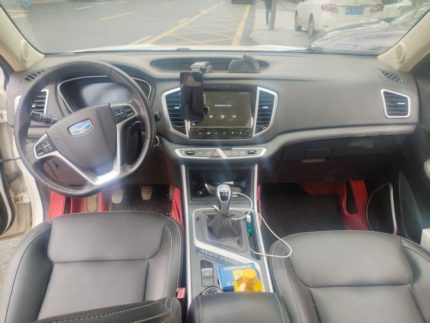 GEELY Vision X6 2020 car image #3