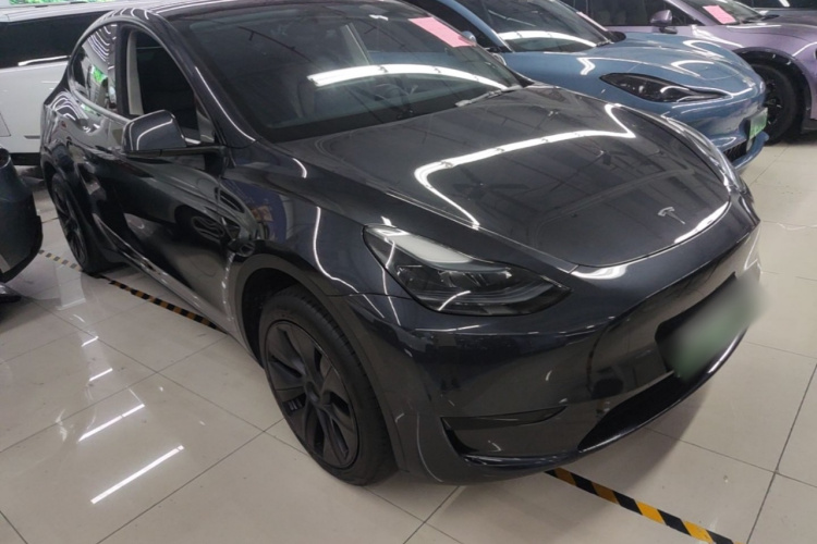 Tesla Model Y 2024 #4 Tesla Model Y 2024 car image #4