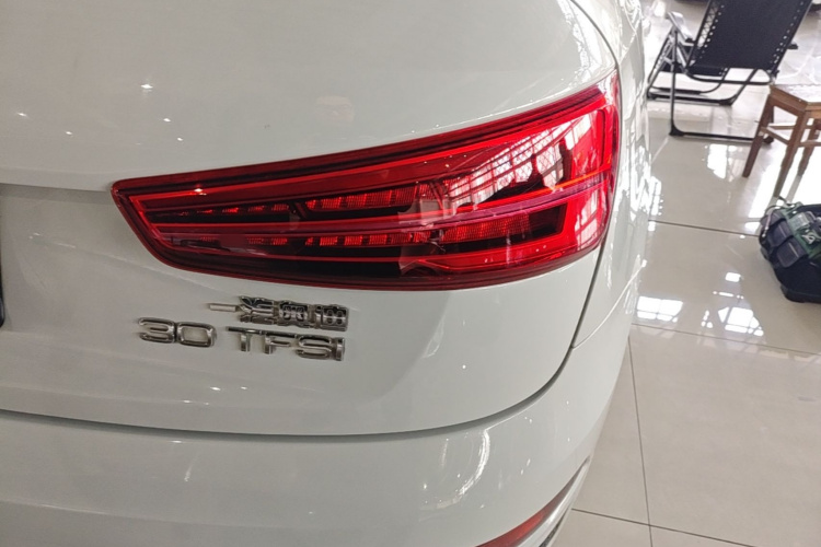Audi Q3 2019 immagine di auto #8