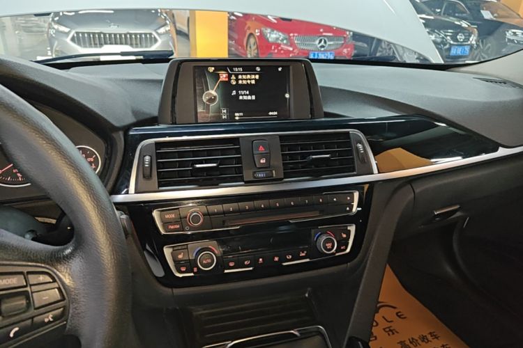 BMW 3 Series 2016 car image #17