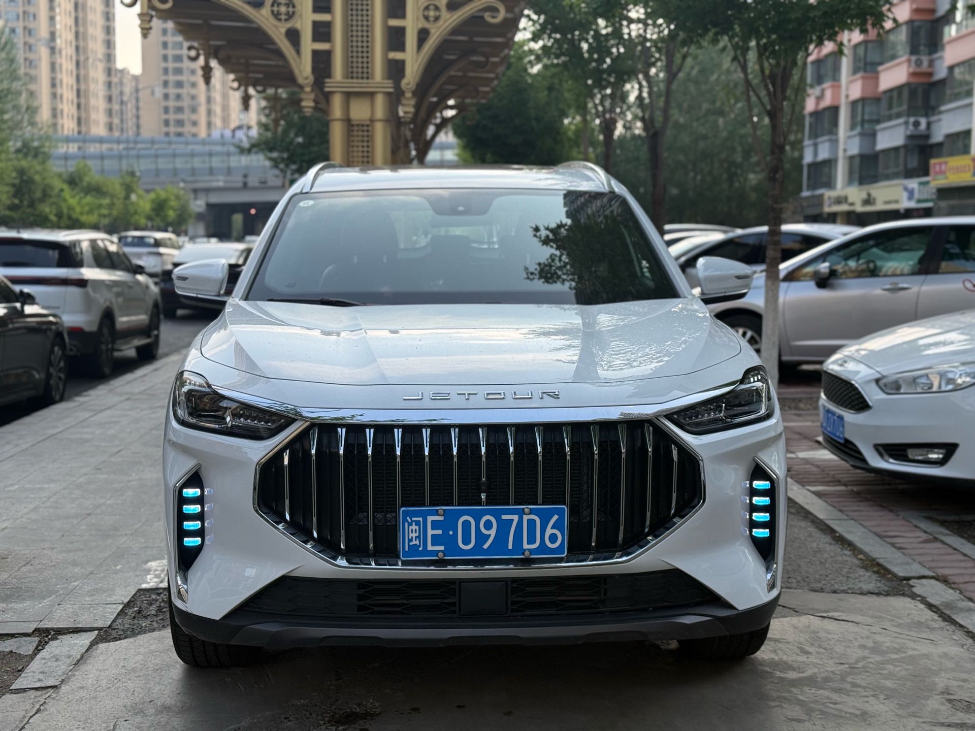 Jetour X70 PLUS 2025 #2 Jetour X70 PLUS 2025 car image #2