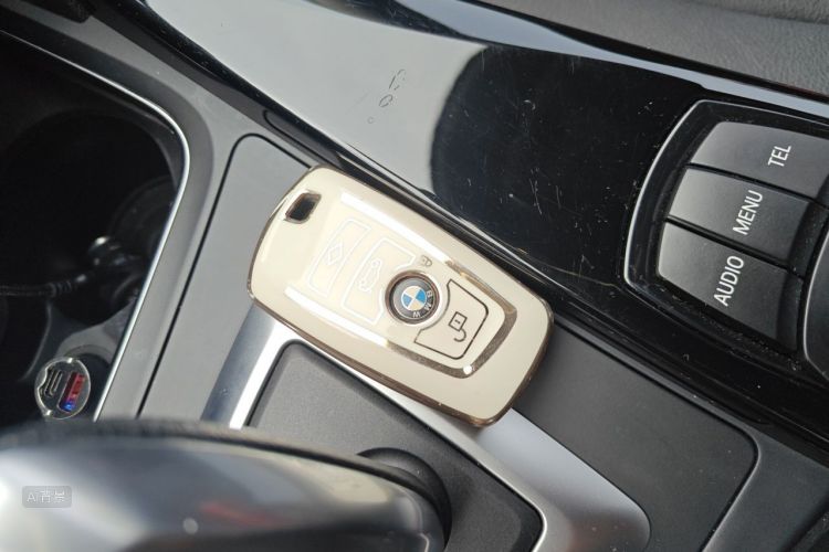 BMW 3 Series 2017 #10 BMW 3 Series 2017 car image #10