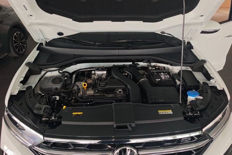 Volkswagen T-Roc 2025 immagine di auto #20