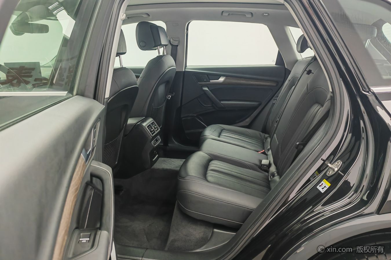 Audi Q5L 2023 car image #16